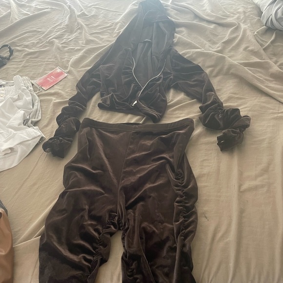 Velour velvet chocolate tracksuit - Picture 2 of 2